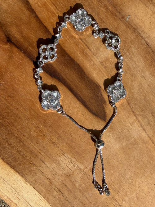 Bracelet fleurs blanc et strass argenté – Acier Inoxydable