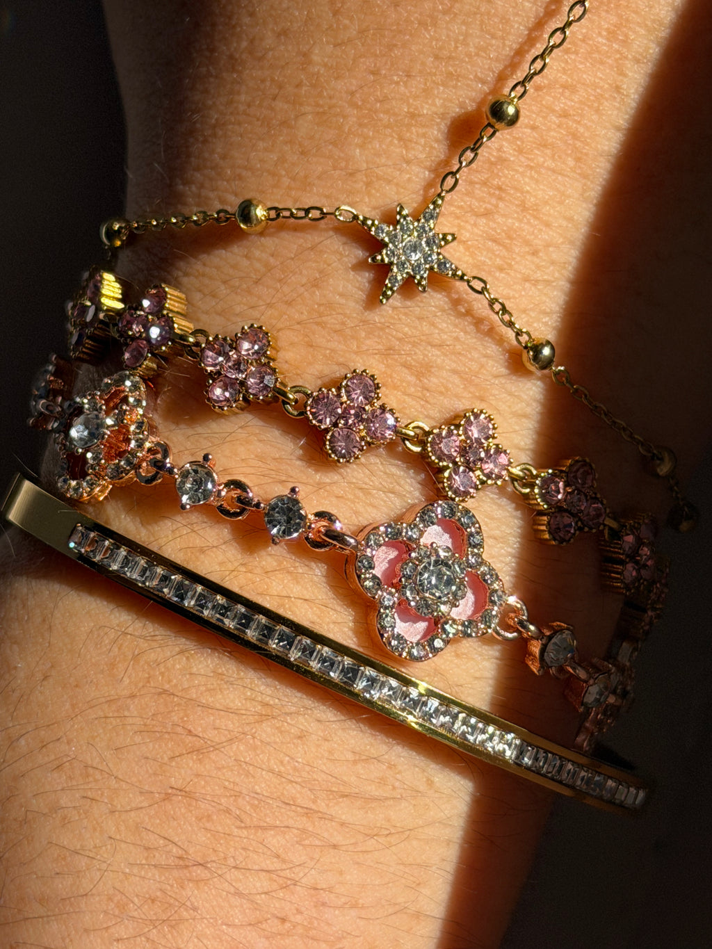 Bracelet fleurs rose et strass or rosé