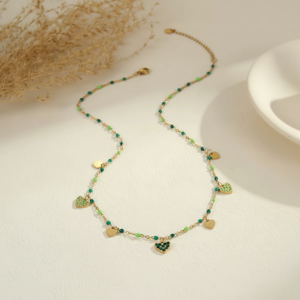 Collier cœurs verts