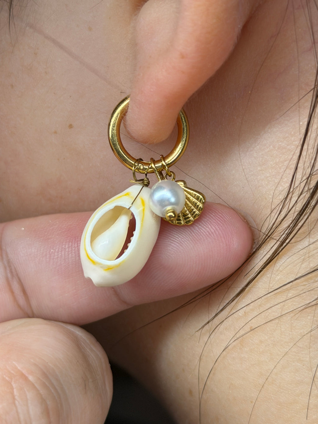 Boucles d'Oreilles Créoles Coquillages & Perle